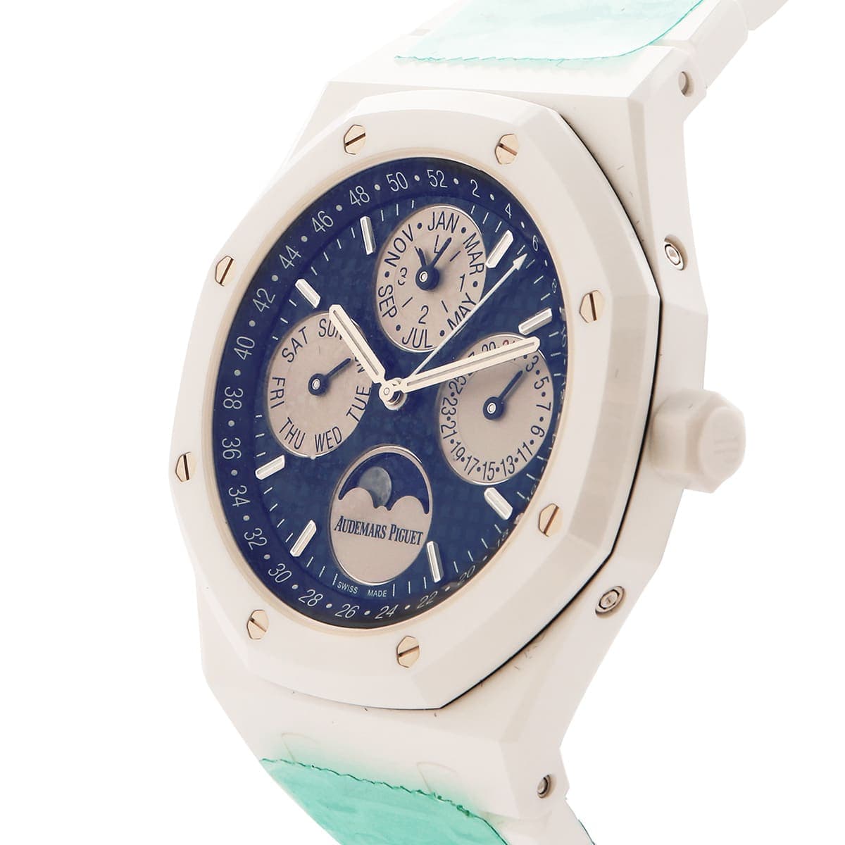 Audemar piguet perpetual calendar white ceramic 26579CB 41 mm blue dial. front of watch.