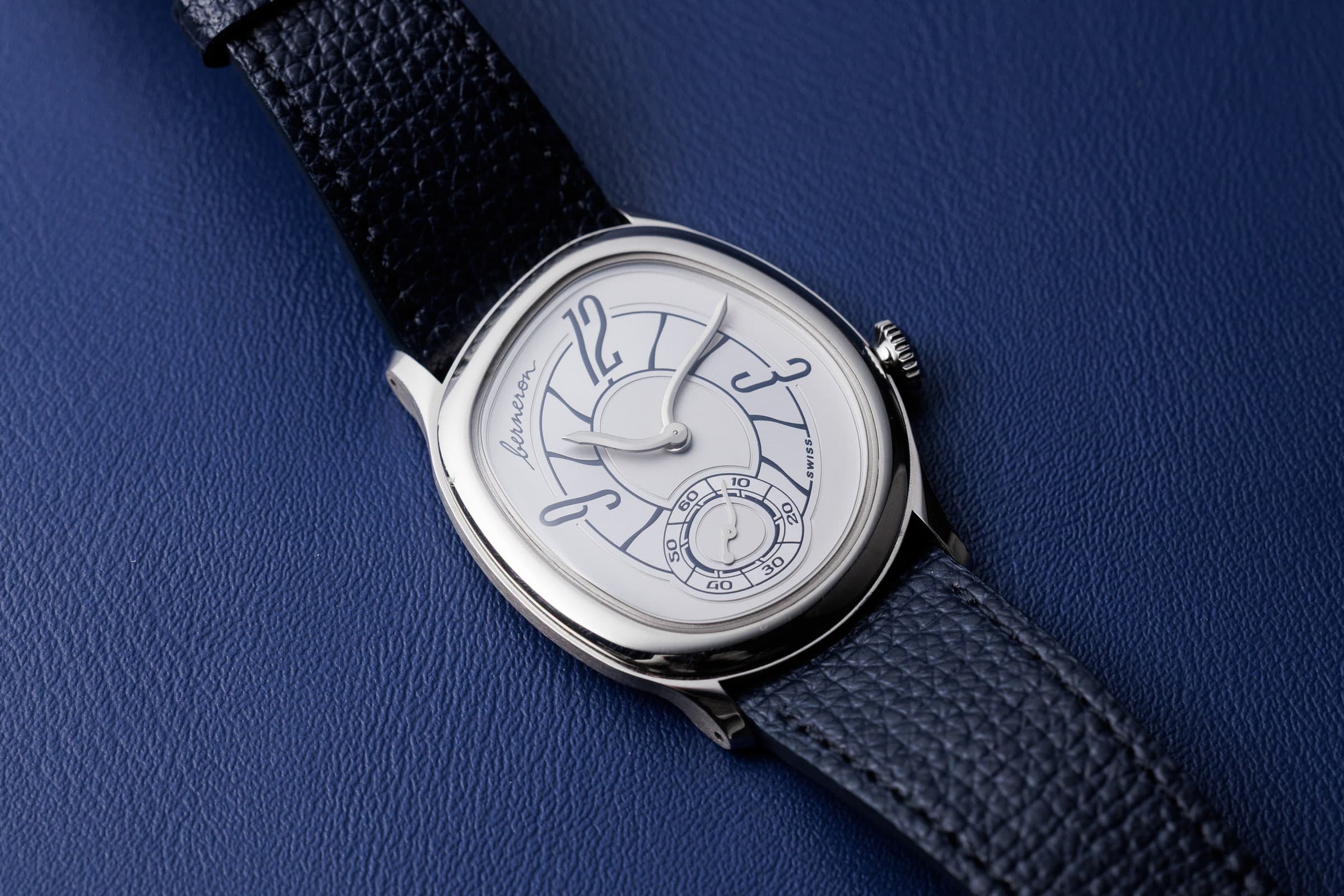 Berneron Mirage 3438MS.W01 in white gold, on the navy strap