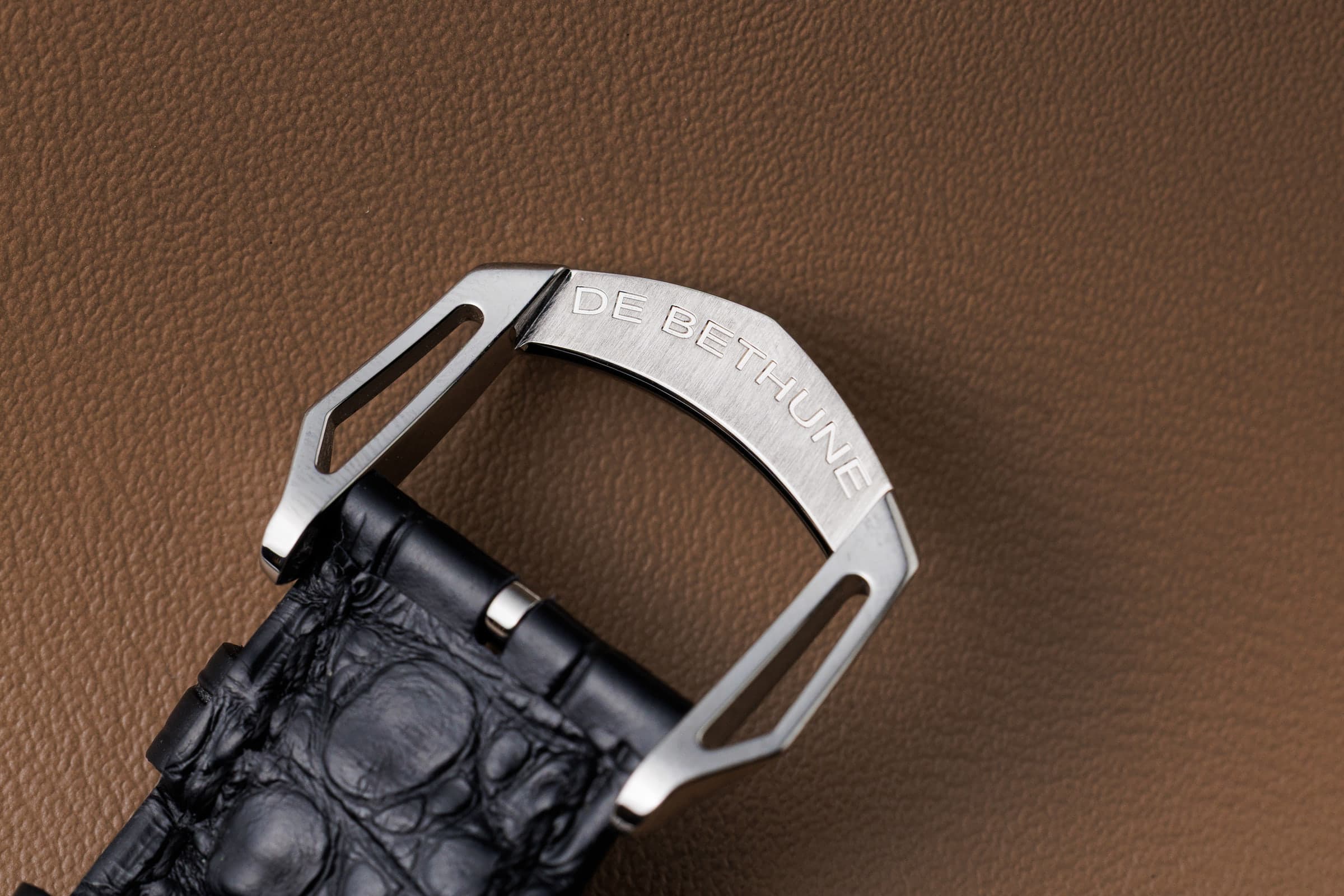 De Bethune DB27 Titan Hawk in titanium, floating lug and buckle