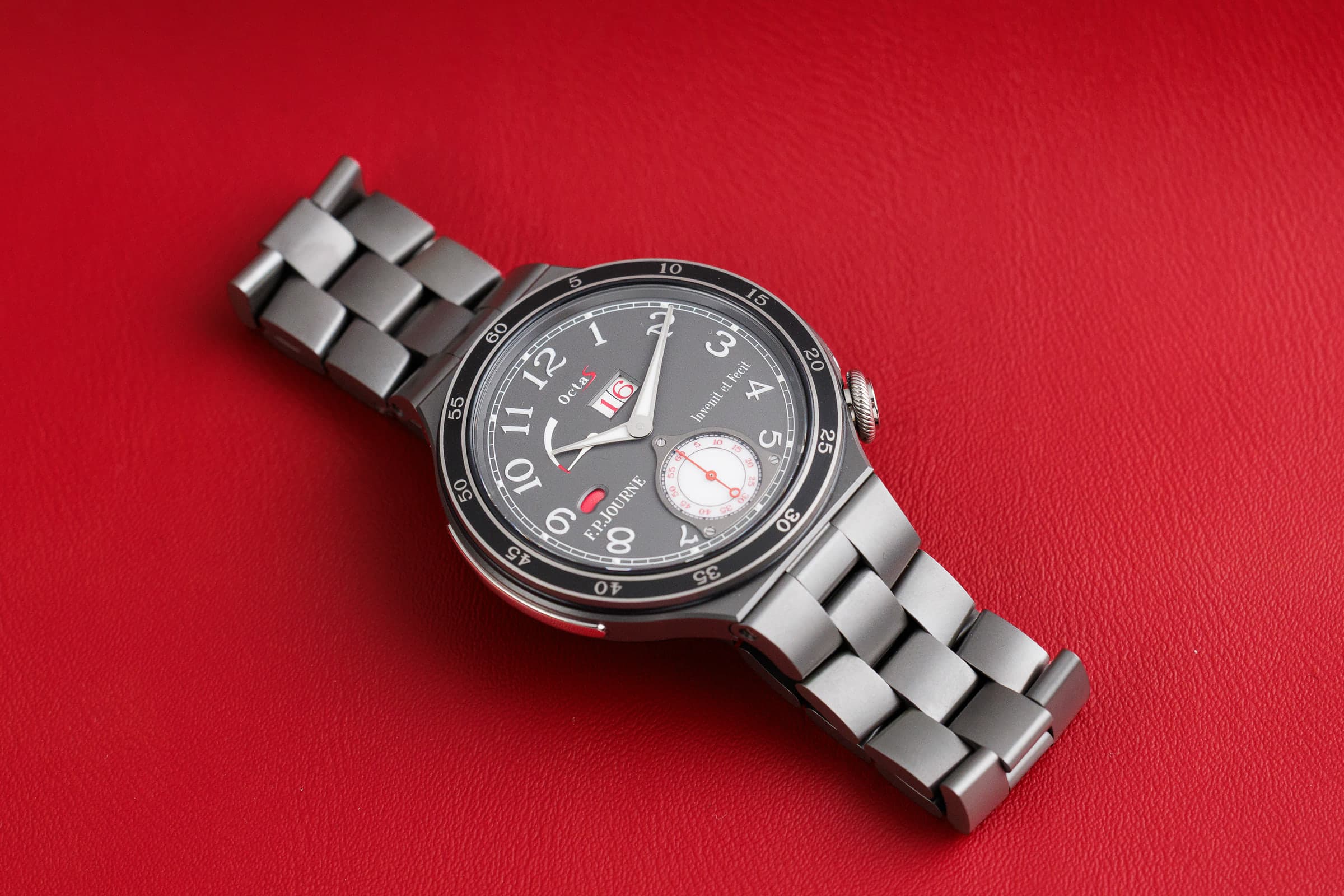 F.P. Journe LineSport Automatique in titanium, on the titanium bracelet