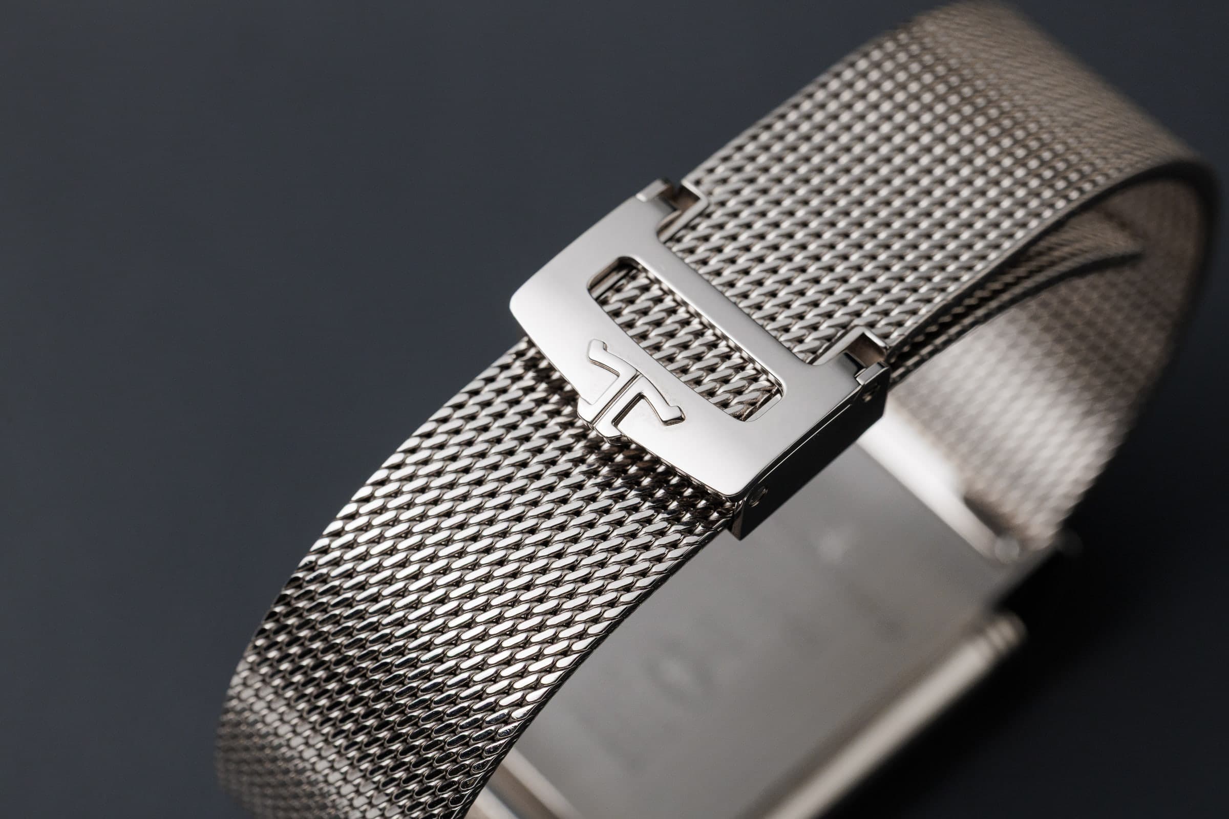 Jaeger-LeCoultre Reverso Tribute Monoface Small Seconds Q713312J in white gold, mesh bracelet clasp